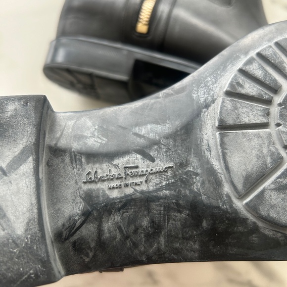 Ferragamo Gancini Black Leather Moto Ankle Boots 38.5 B - Picture 4 of 9